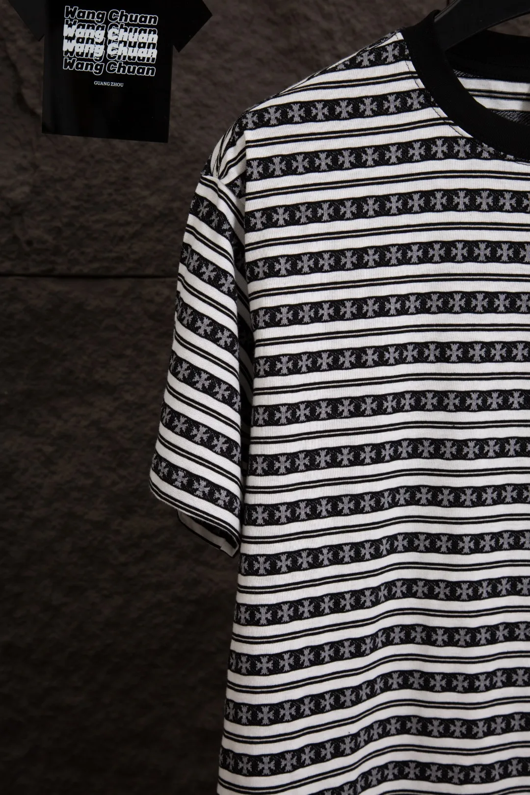 26225 #Black White